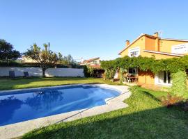 Casa da Glicia, una casa con piscina privada, para disfrutar y relajarse, holiday rental in Goyán