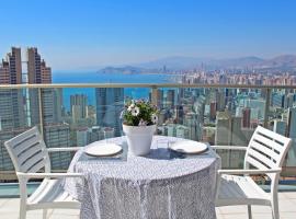 Apartamento de Lujo con terraza privada y vistas al mar en Torre Lúgano