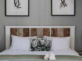 The Living Collective Villa, hotel con hidromasaje en Hilton