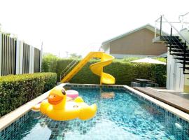 Thacha Pool Villa A, hotel dengan kolam renang di Hua Hin