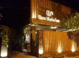 Oma Watu Inn