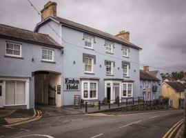 Gwesty'r Emlyn Hotel, hotell sihtkohas Newcastle Emlyn