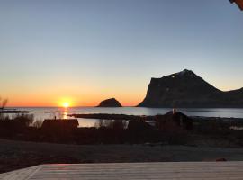 Cabin Panorama Lofoten with Jacuzzi Magic view، مكان إقامة مع الخدمة الذاتية لإعداد الطعام في Offersøya
