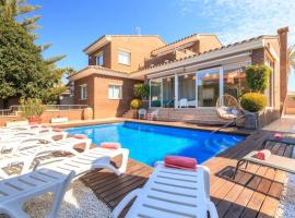 VILLA WINE EXPERIENCE Cambrils - Wine, Art & Games