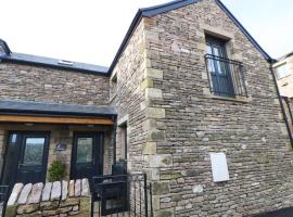 Macaw Cottages, No 4, hotel with parking in Kirkby Stephen