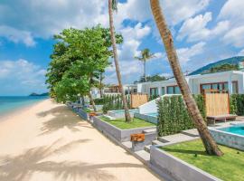 White Whale Beachfront Pool Villa: Ban Bang Po şehrinde bir tatil köyü