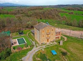 6 bedrooms villa with private pool and wifi at Llobera, помешкання для відпустки у місті Llanera