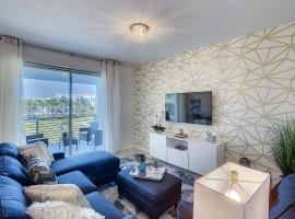 Updated Condo, 5 mi to Disney, On-site Water Park, Hotel in Kissimmee