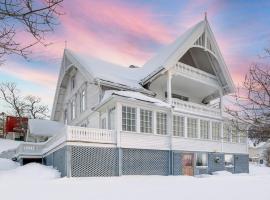 Viesnīca The Arctic Villa in Tromsø Trumsē, netālu no apskates objekta The Arctic Cathedral