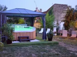 Maison de 3 chambres avec jacuzzi jardin clos et wifi a Le Blanc