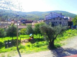 Casa Rural FranciaQuilamas, hotel ieftin din Santibáñez de la Sierra