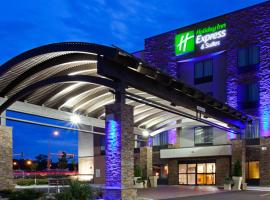 Holiday Inn Express and Suites Rochester West-Medical Center, an IHG Hotel, hotel v destinácii Rochester v blízkosti letiska Rochester International Airport - RST