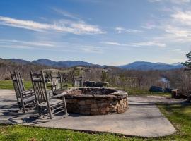 Cozy Cades Cove Condo with Community Pool, hotel in Townsend