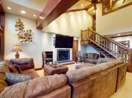 Lion Square Lodge East 307