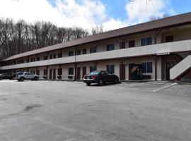 PLYMOUTH MOTOR LODGE, hotel perto de Witch s Dungeon Classic Movie Museum, Terryville