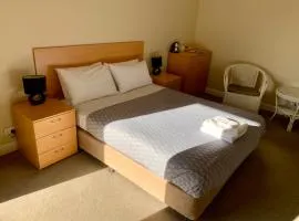 Settlers Hotel York