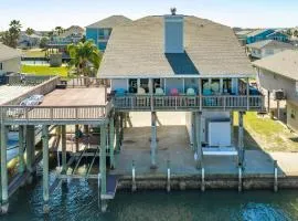 Waterfront Haven - Beautiful Bay Home with 2 Boat Slips and Great Fishing!