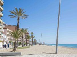 Casa Arnau, a pie de playa. Calafell beach, Hotel in Calafell