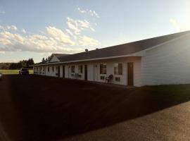 Village Inn Motel, hotel near Pictured Rocks National Lakeshore, Chatham