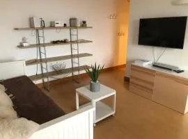 Appartement lumineux, avec balcon, à 200m de la plage