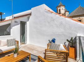 Superb private House with sunny rooftop in Malaga's historical centre, villa i M&aacute;laga