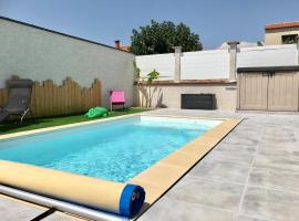 Gîte de Leni - Maison avec piscine, hotel em Torreilles