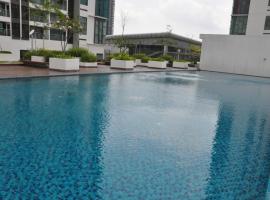 SYAHMI HOMESTAY KOMPLEKS EVO SEK 9 PUSAT BANDAR BARU BANGI, hotel in Bangi