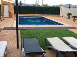 Casa de invitados con piscina privada y WIFI, lavprishotell i Murcia