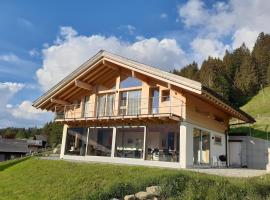Alpine Dream Chalet with Spa close to Lake Geneva, vila v destinaci Les Mosses