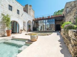 Masseria de Li Travaj by RivedelSalento، فندق مع جاكوزي في باتو