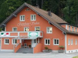 Gästehaus Sahin, hotel s parkiriščem v mestu Bartholomäberg