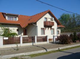 Csipkeház Apartman, hôtel à Cserkeszőlő