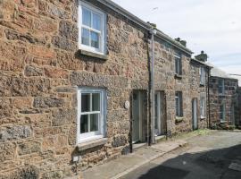 Mural Cottage, feriebolig ved stranden i Mousehole