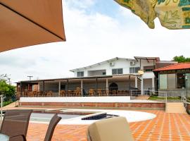 Hotel Hacienda Buena Vista, hotel poblíž Mezinárodní letiště El Edén - AXM, Pueblo Tapao