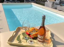 Betty's House, hotel v destinaci Lazise