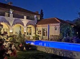 Sandmartins Private Secure Villa