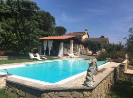 Podere Belvedere - Villa with private swimming-pool, хотел в Карминяно