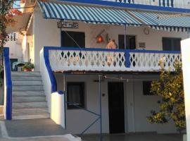 Hotel Glaros Lipsi: İlipsi şehrinde bir otel