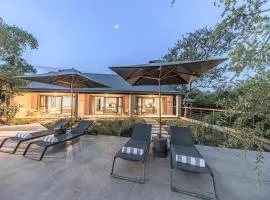 Little Kubu Lodge