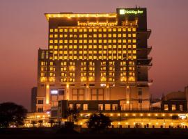 Holiday Inn Gurugram Sector 90, an IHG Hotel, hotel u gradu Gurgaon