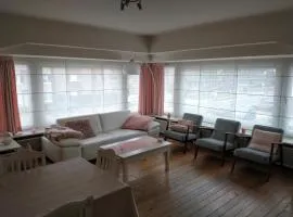 Zonnig appartement met 3 slaapkamers en gratis parking
