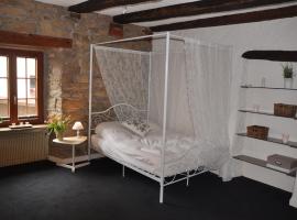 Maison de Charme "Le Moulin d'Hagenthal" - Chambre Romantique, Hotel in Hagenthal-le-Bas