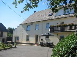 Ferienwohnung für die Familie oder Gruppen nahe dem Hohen Venn, hotel in Wirtzfeld