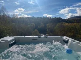 River Villa with amazing view + Jacuzzi, Garden, Forest access