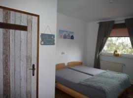 Ferienwohnung mit 3 Schlafzimmern, levný hotel v destinaci Heede