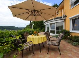 Ferienparadies Bodensee Fewo1, hotel with parking in Owingen