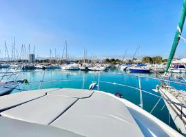 Bateau NJOY, hotel in Saint-Laurent-du-Var