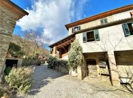 Holiday home in Umbrian hills with fenced garden and terrace