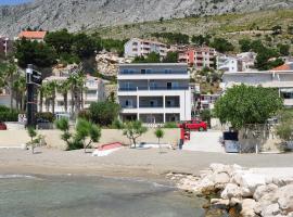 Deluxe apartment White Angel, hotel in Duće