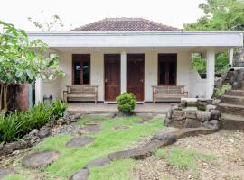 Rock Garden Homestay & Resto, hotell i Tepus